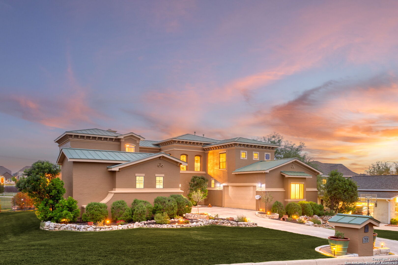 7938 Colonial Woods