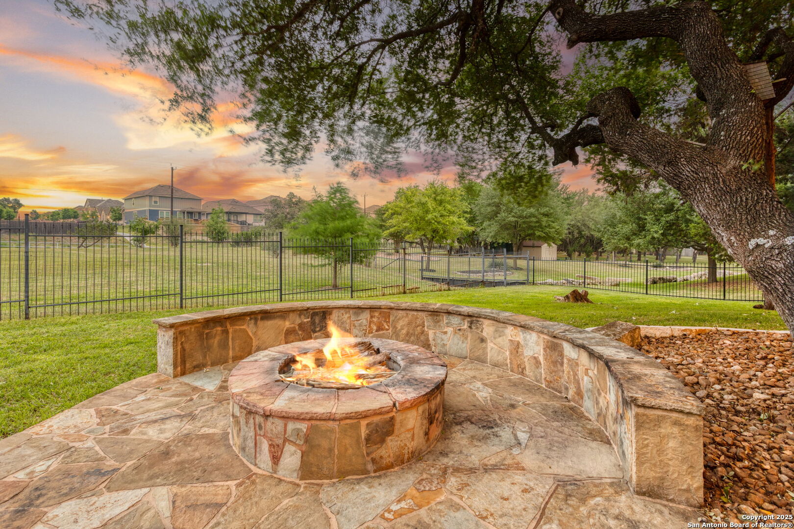 7938 Colonial Woods