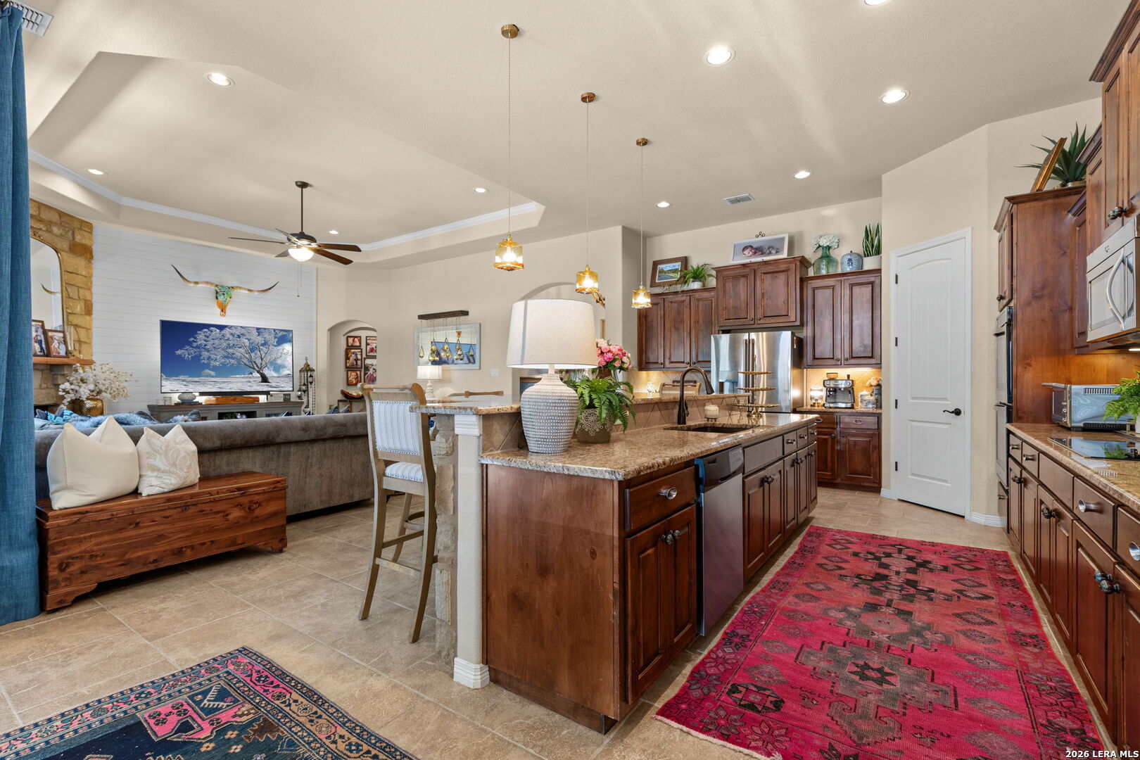 638 CAMBRIDGE DR