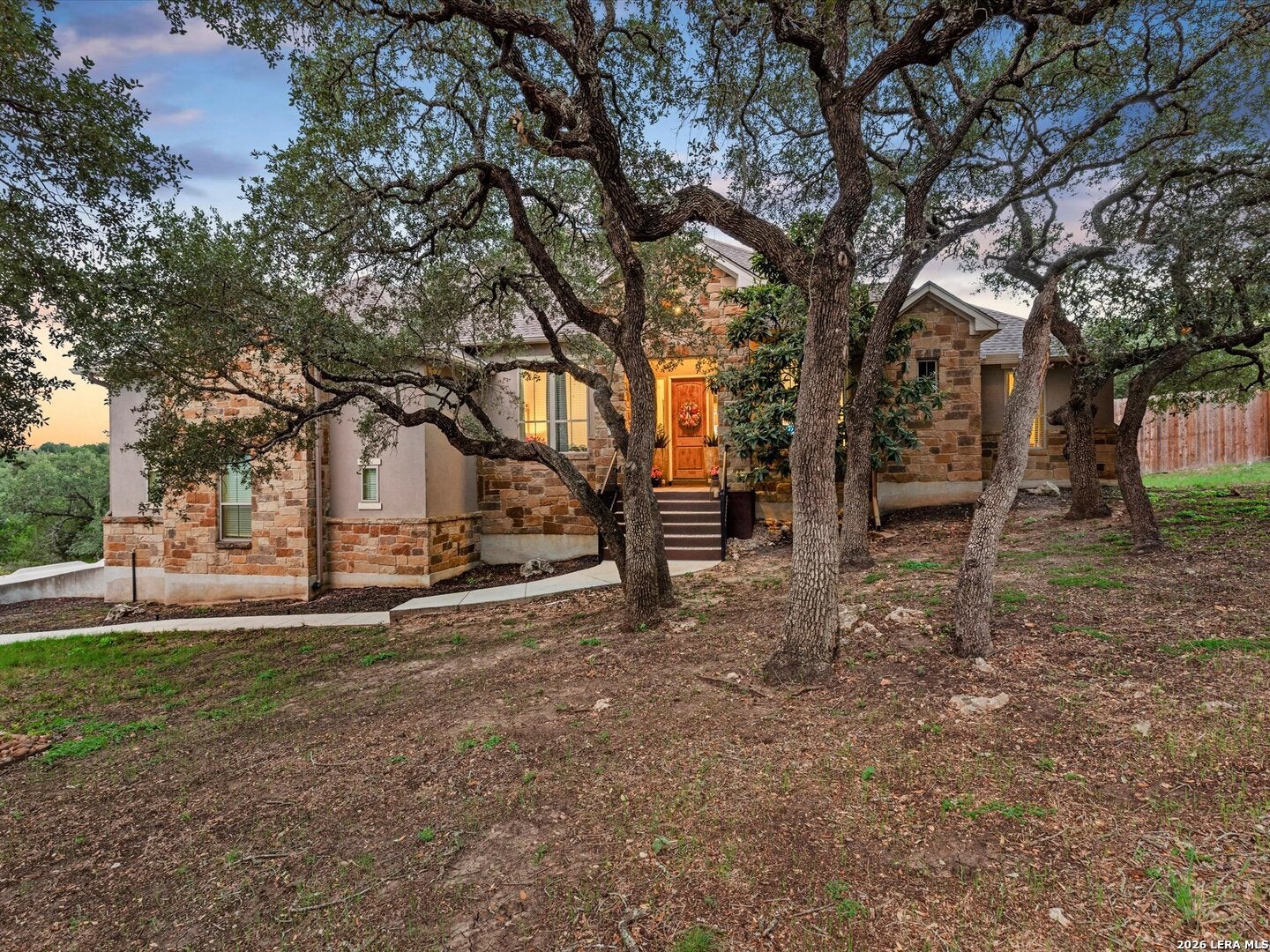 638 CAMBRIDGE DR