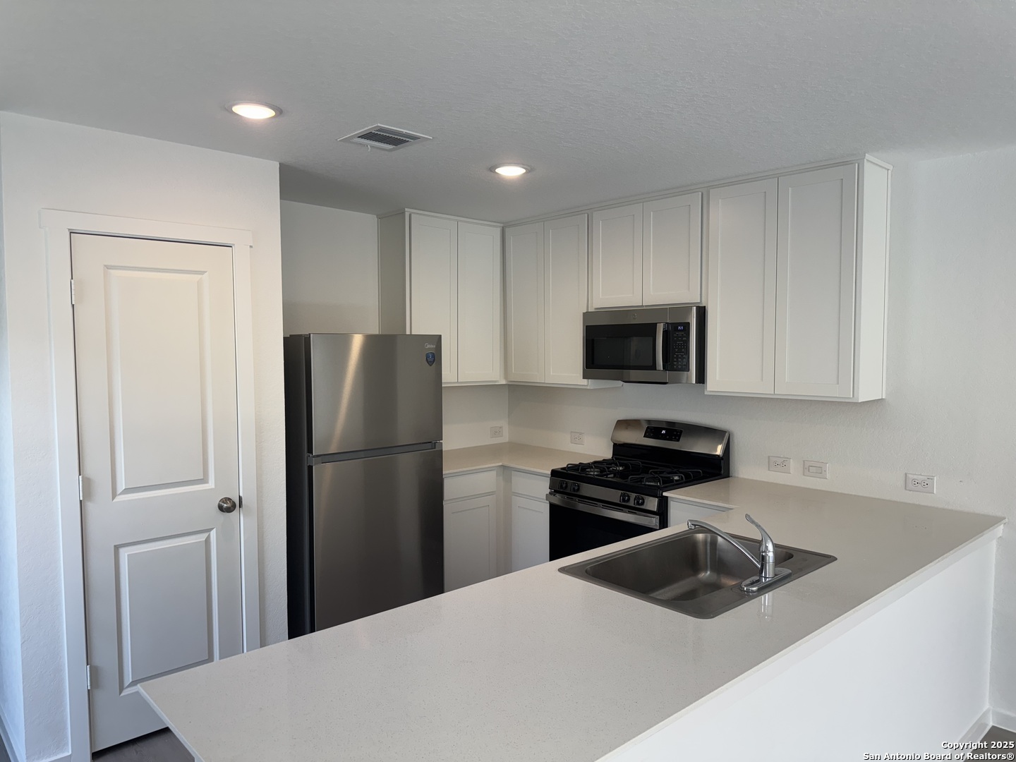 231 Ottawa Way