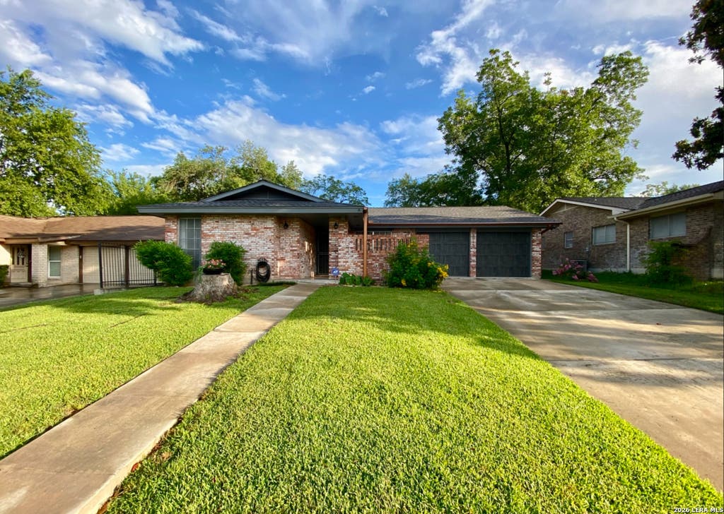 Photo of 3514 Clearfield Dr, San Antonio, TX 78230 (MLS # 1971496)