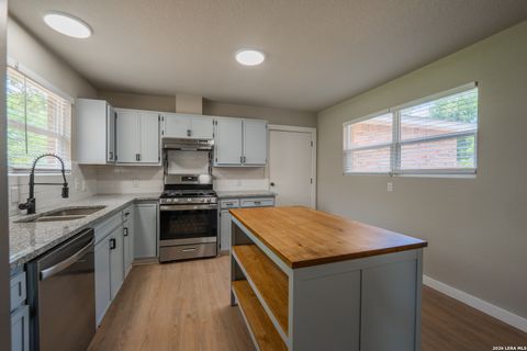 Tiny photo for 1090 Hollyhock, New Braunfels, TX 78130 (MLS # 1973508)