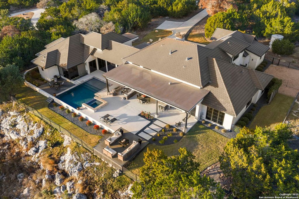 Photo of 121 Greystone Pt, Boerne, TX 78006 (MLS # 1930604)