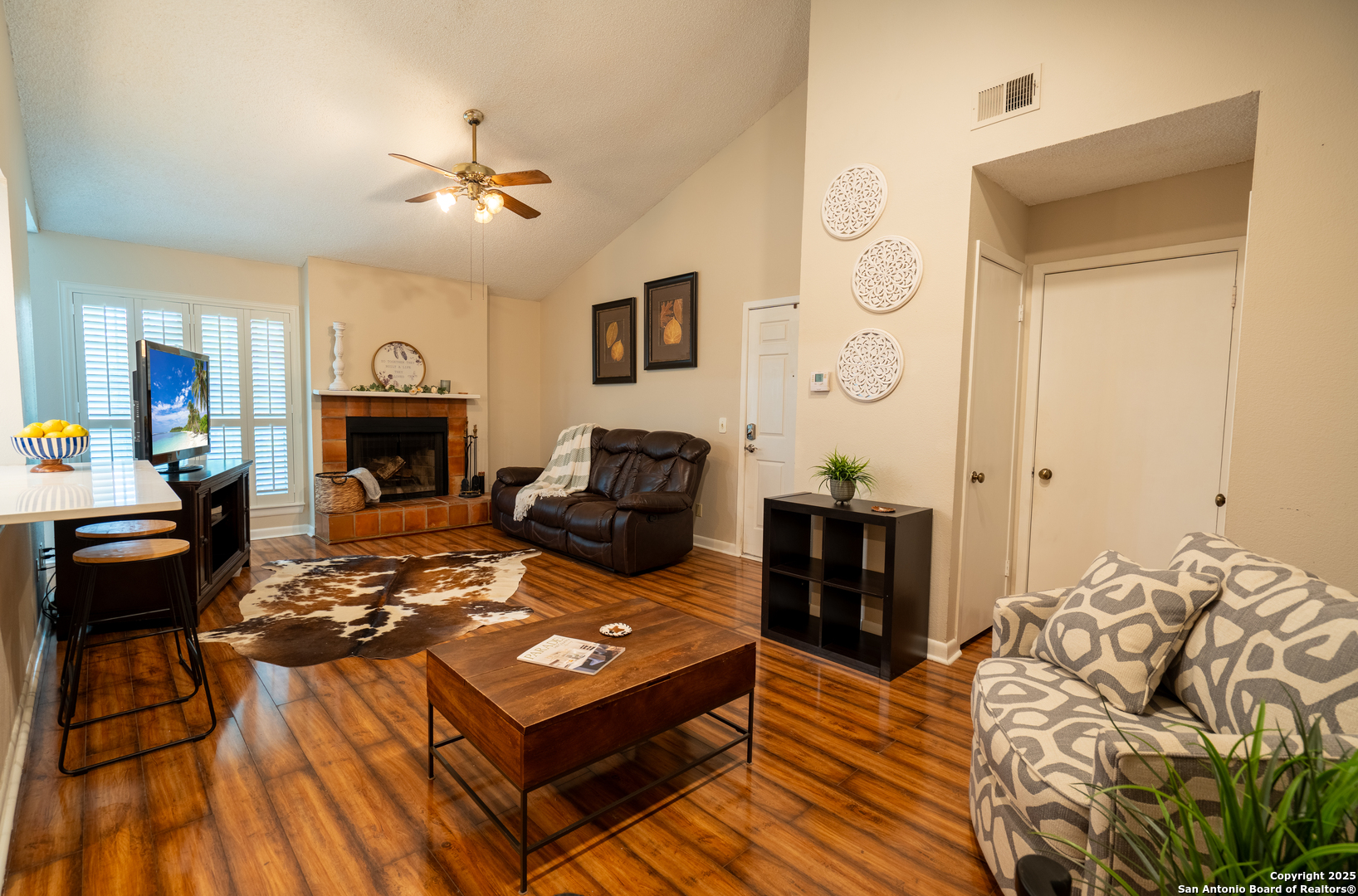 2255 Thousand Oaks Dr 105