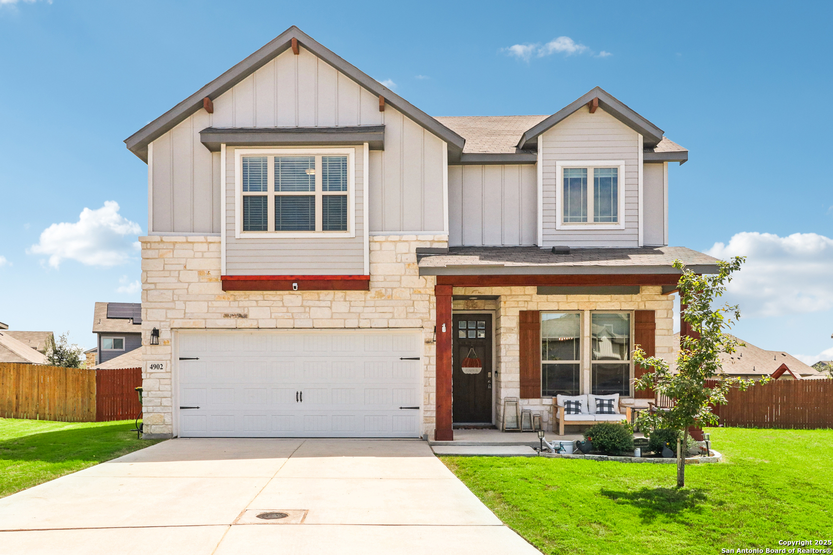 4902 Oxbow Bend