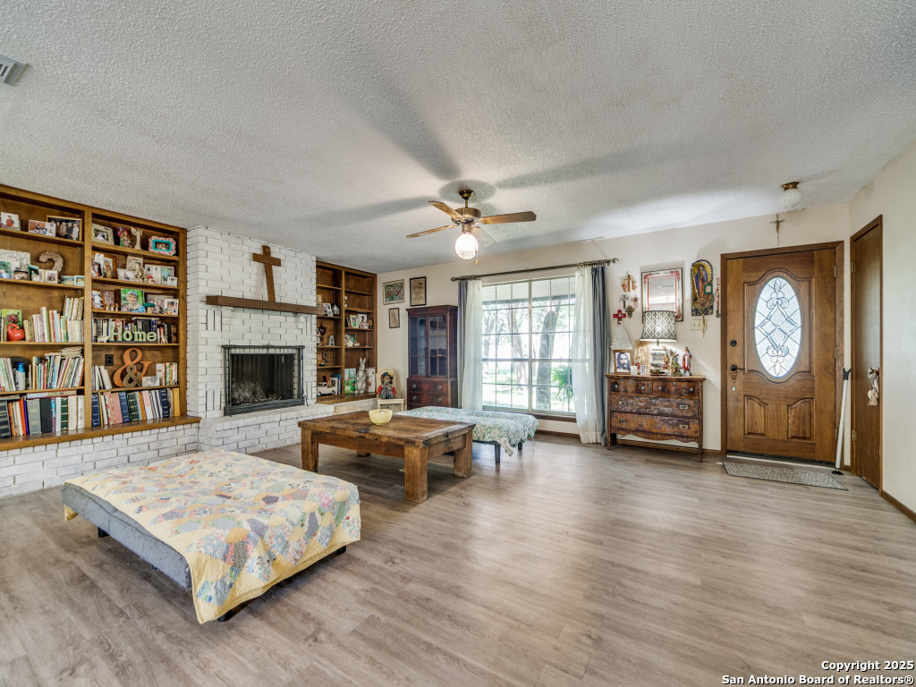 405 Sisterdale