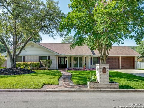 610 Fawndale Windcrest TX 78239
