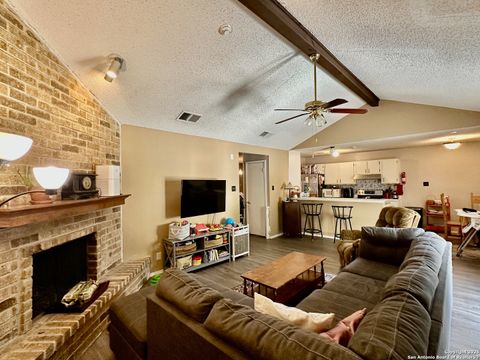 5619 Wood Walk St San Antonio TX 78233