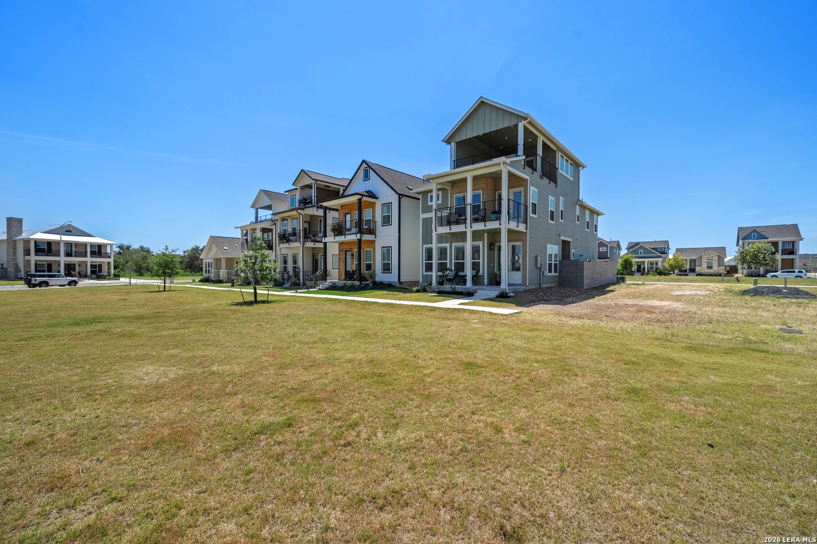 634 CHAMBRAY RD