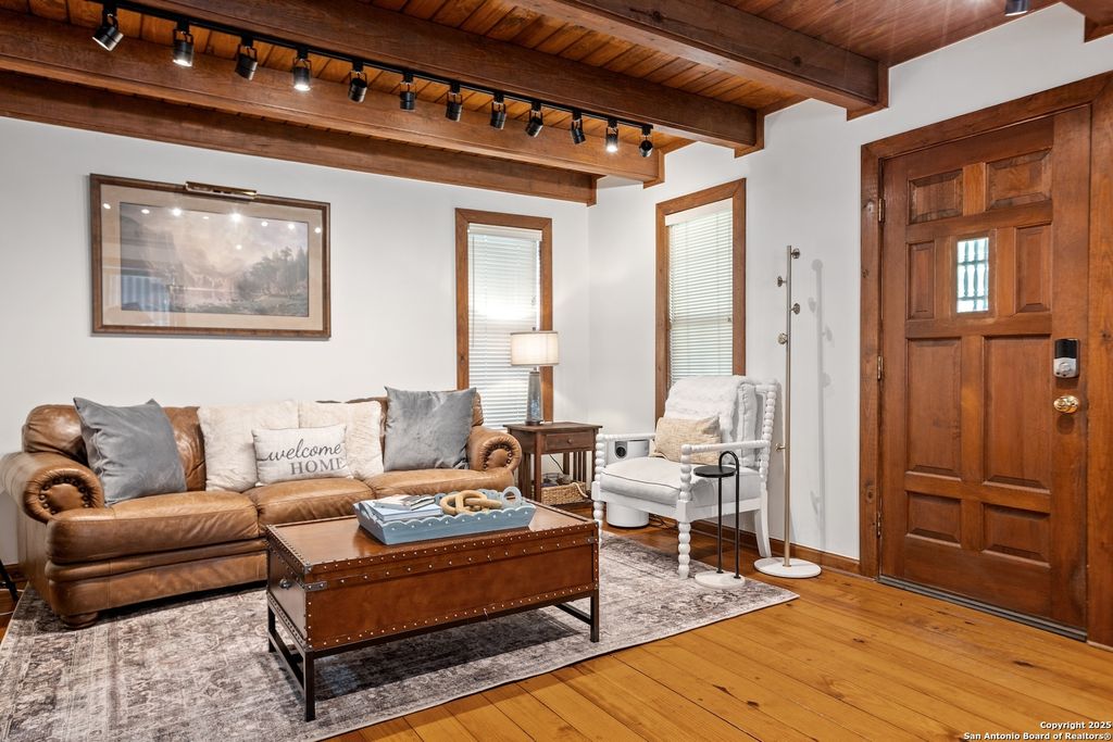 Photo of 406 N Acorn, Fredericksburg, TX 78624 (MLS # 1914484)