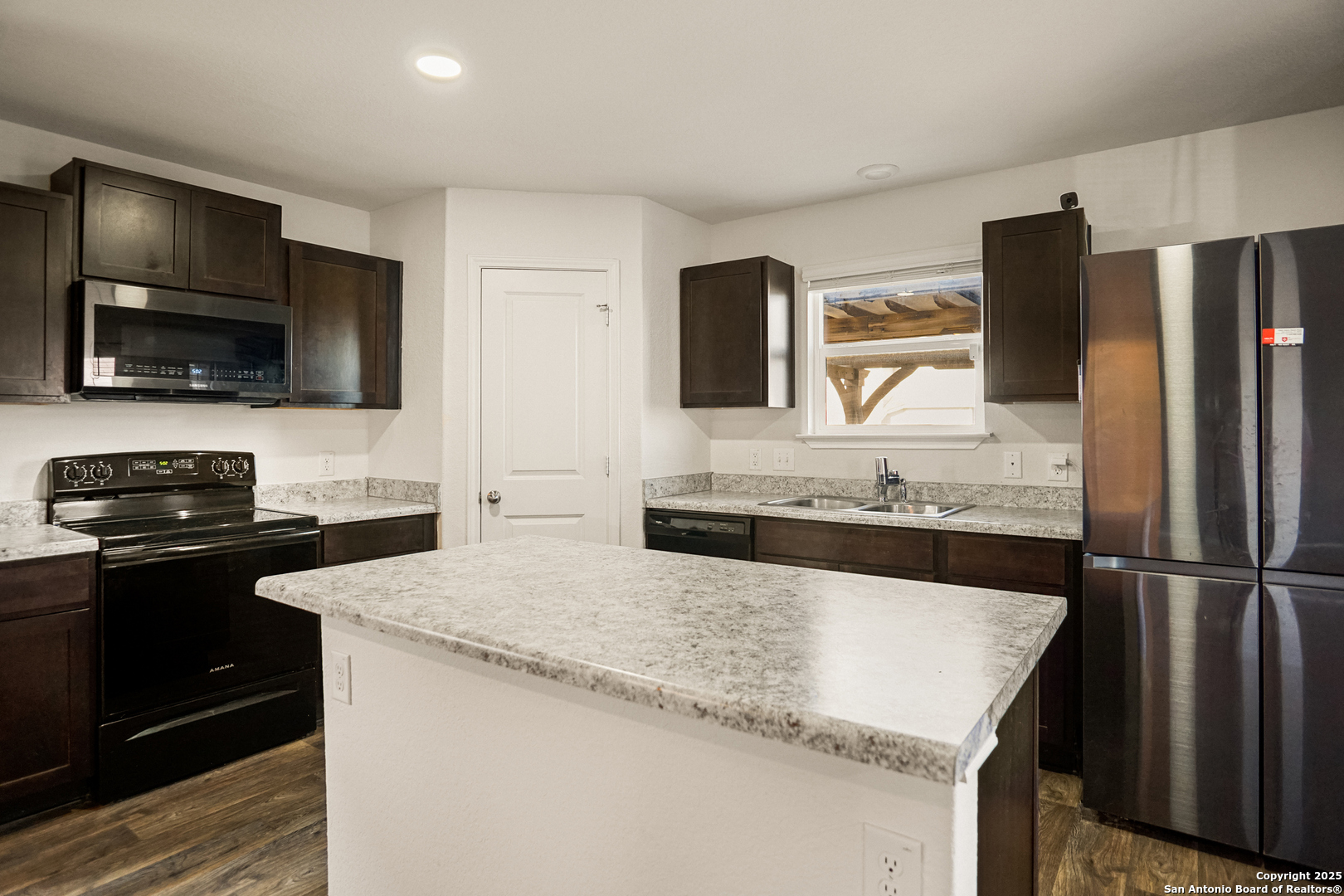 8130 Autares Glade