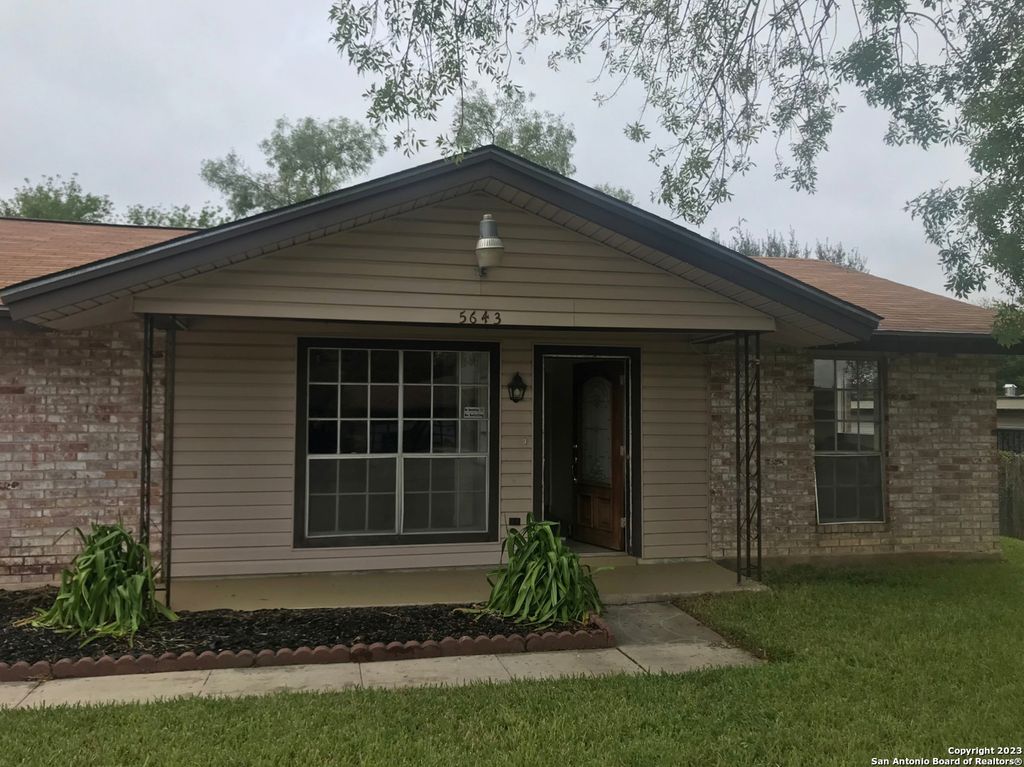 Photo of 5643 SIR GARETH DR, San Antonio, TX 78218 (MLS # 1926145)