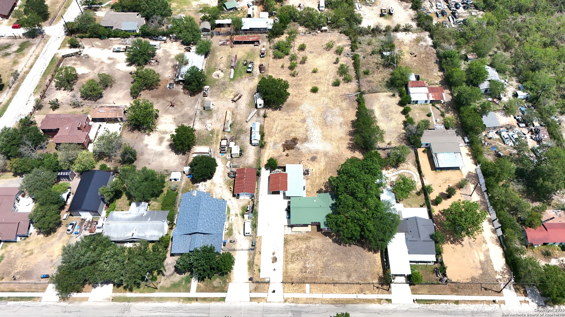 215 W Mally Blvd
