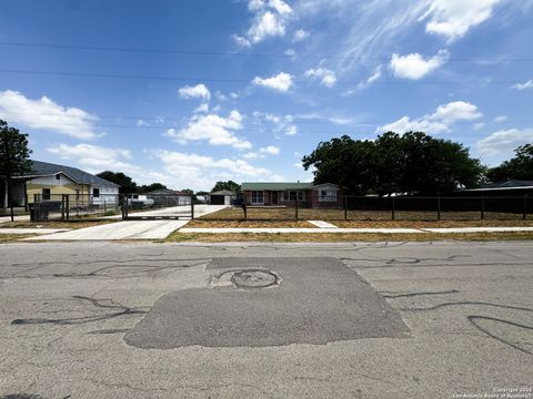 215 W Mally Blvd San Antonio TX 78221