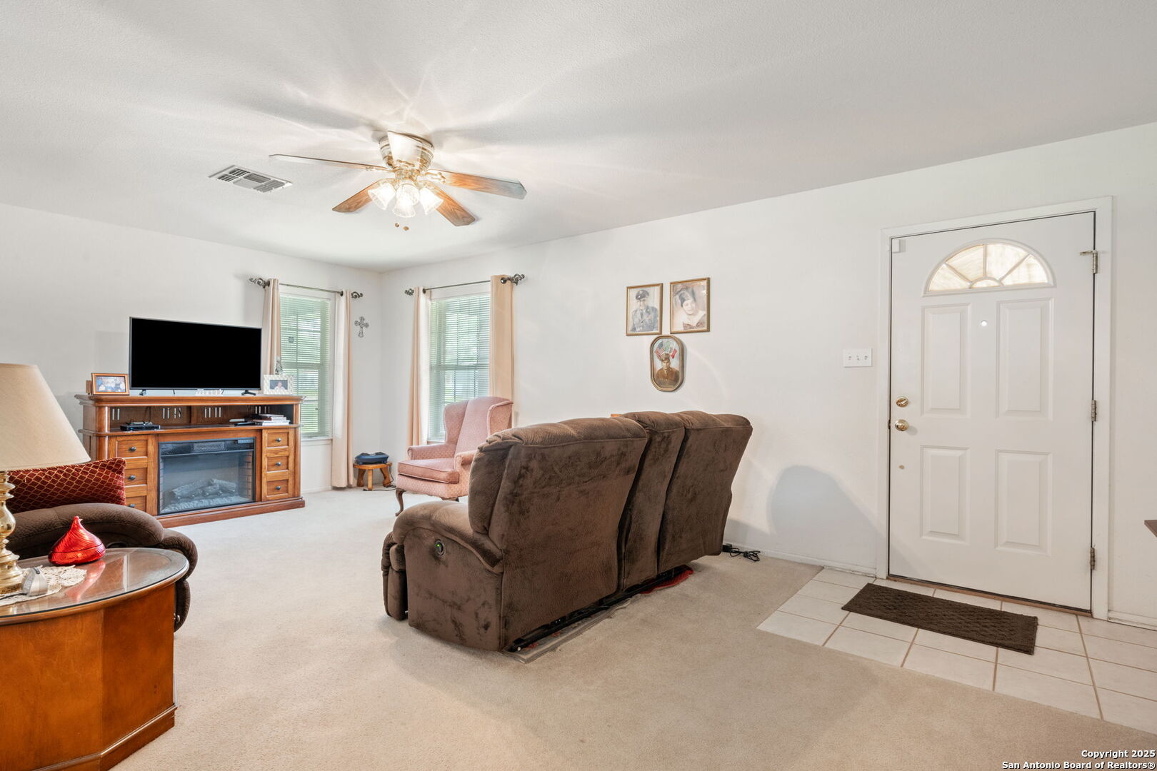 908 N Mansfield