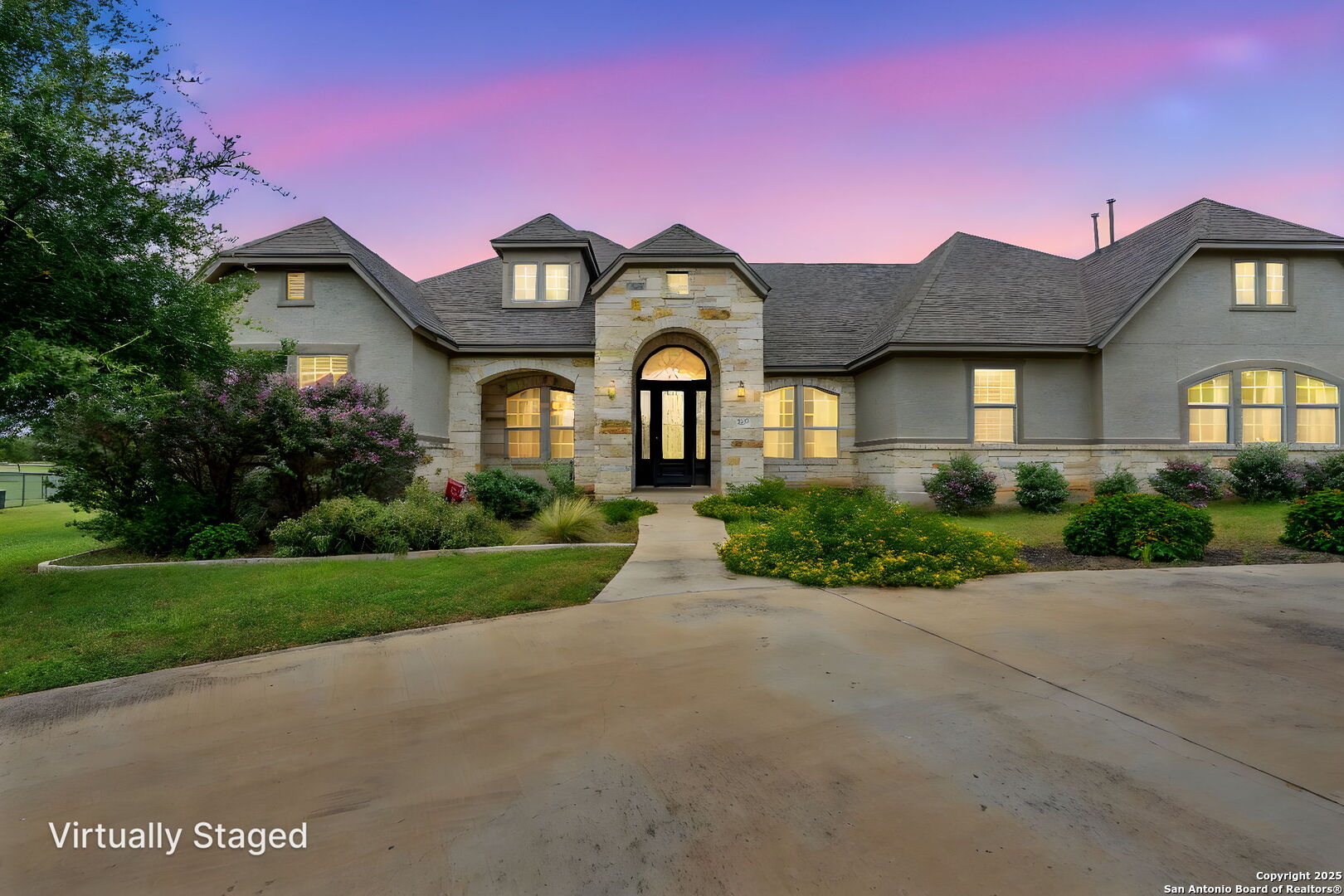 728 Deer Run Way