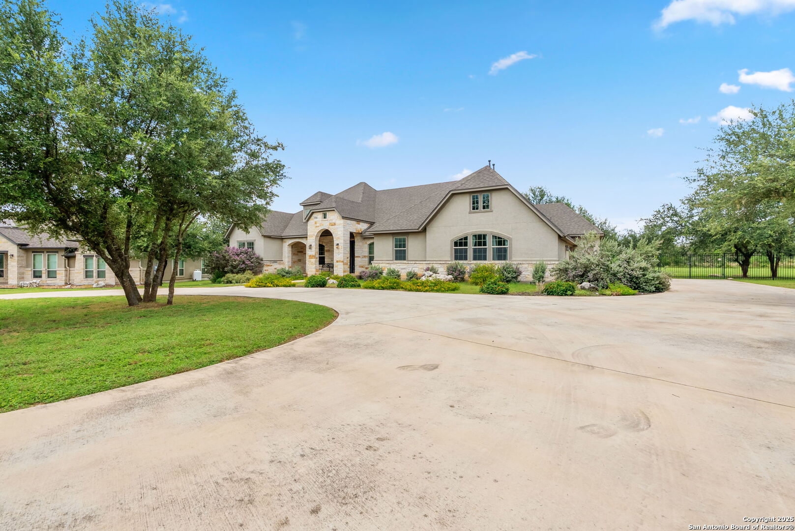 728 Deer Run Way