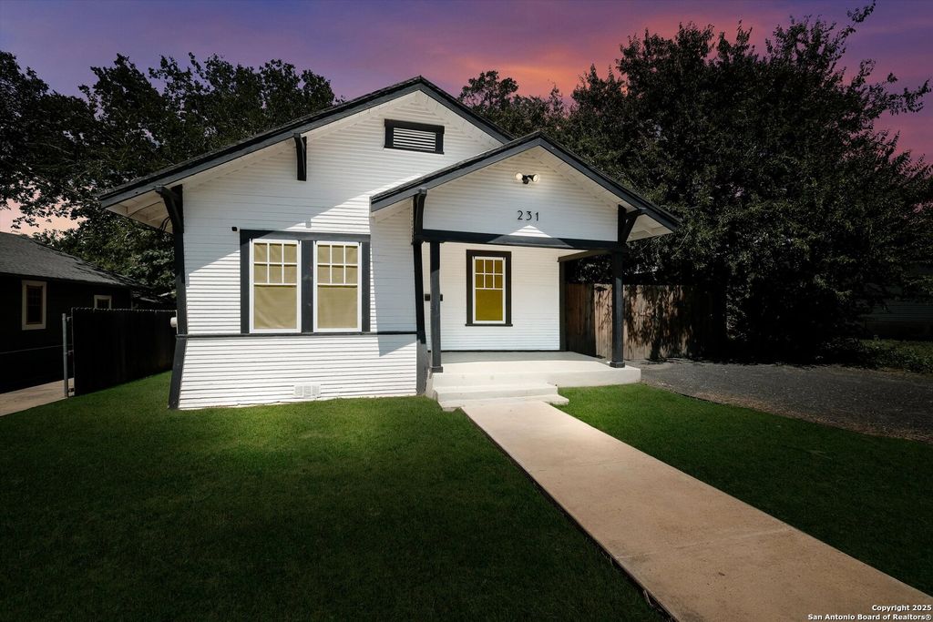 Photo of 231 Nelson, San Antonio, TX 78210 (MLS # 1909068)