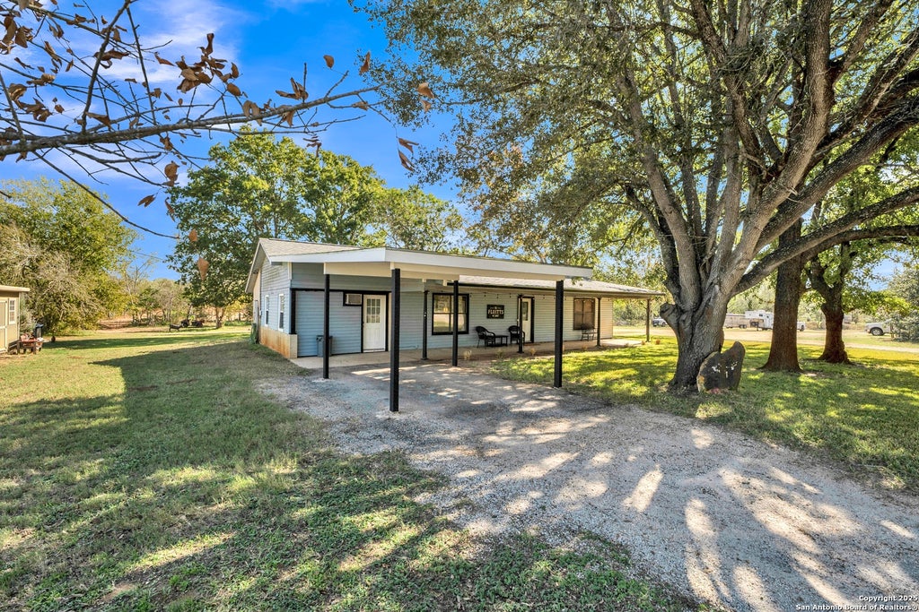 Photo of 470 Rutledge, Poteet, TX 78065 (MLS # 1923481)