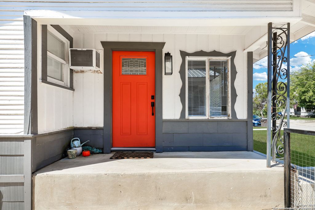 Photo of 522 E Myrtle, San Antonio, TX 78212 (MLS # 1917142)