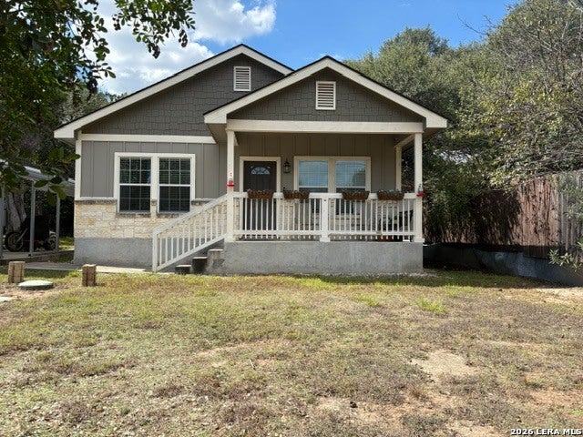 105 CEDAR LANE DR