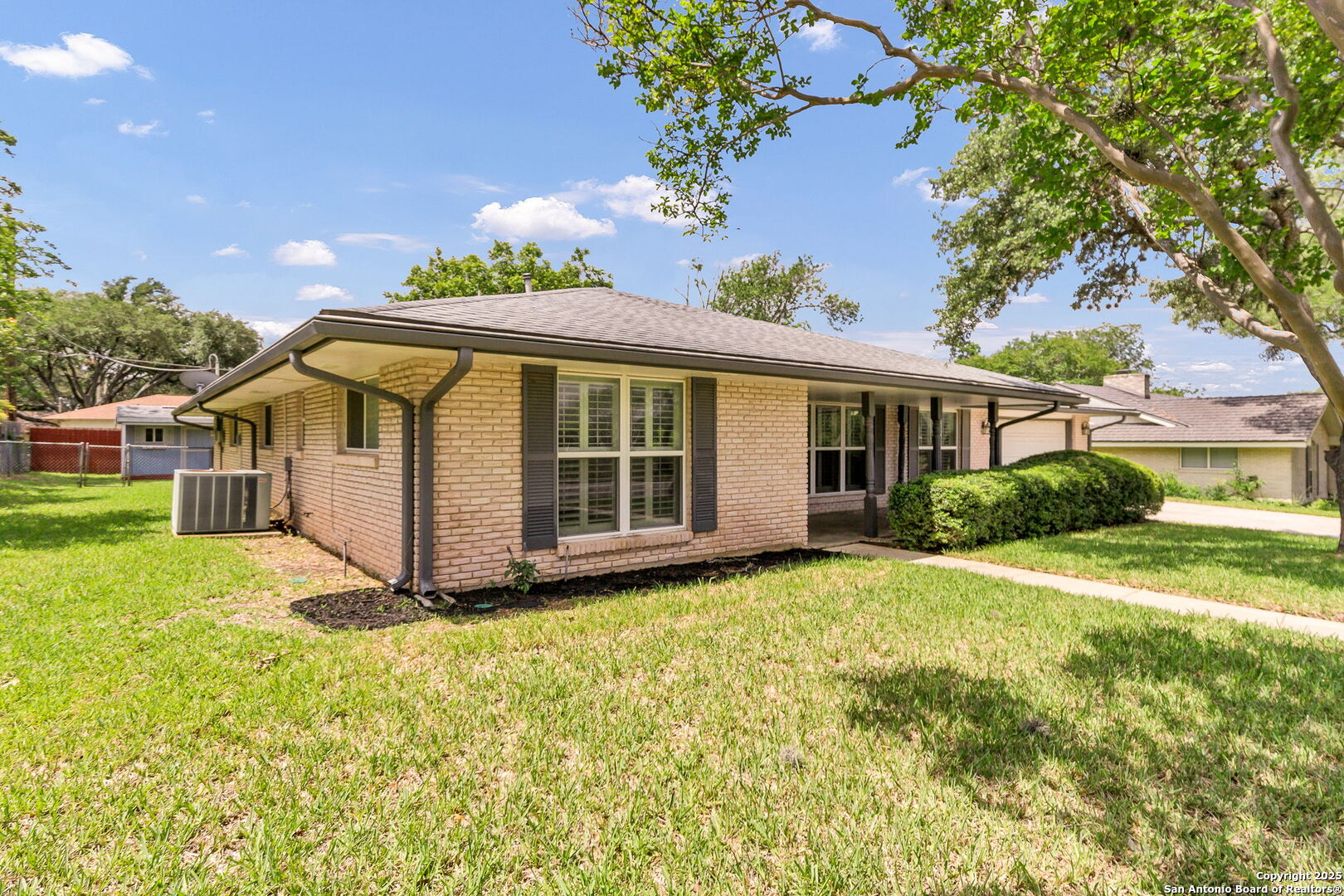 634 Golfcrest