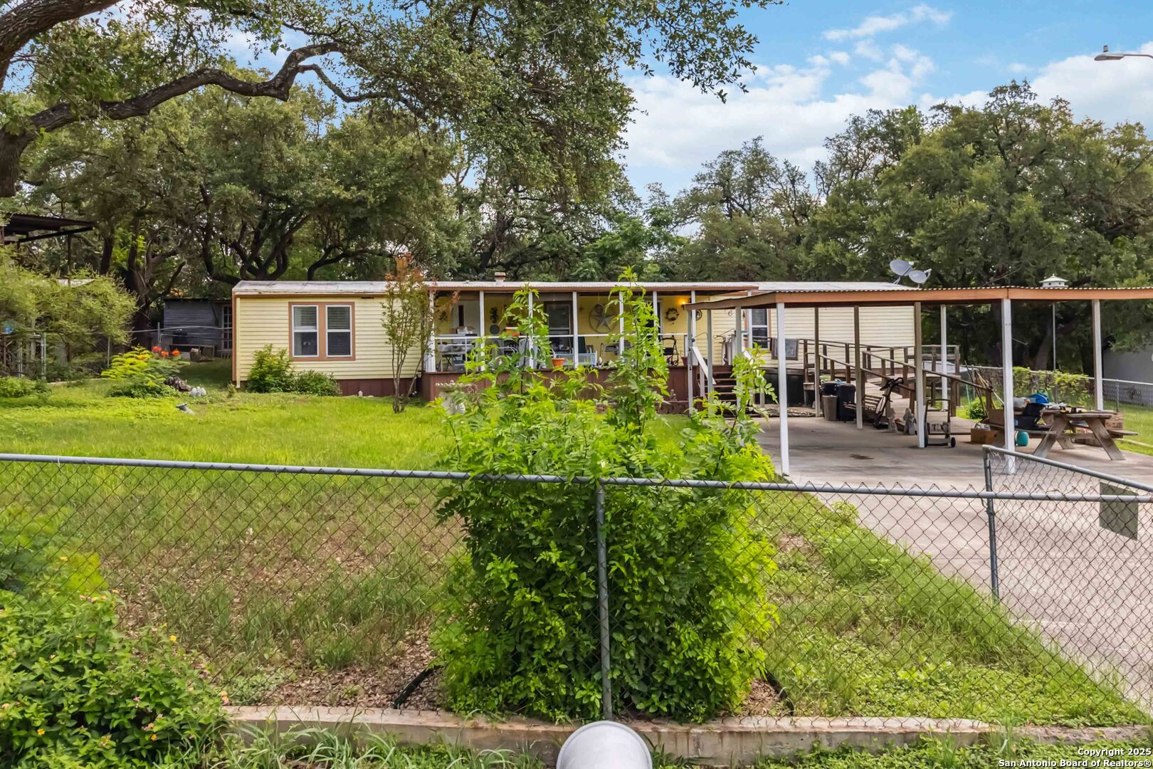 303 Oaklane
