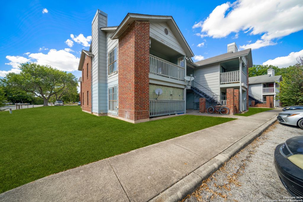 Photo of 818 STATION ST 3 #3, Converse, TX 78109 (MLS # 1938117)