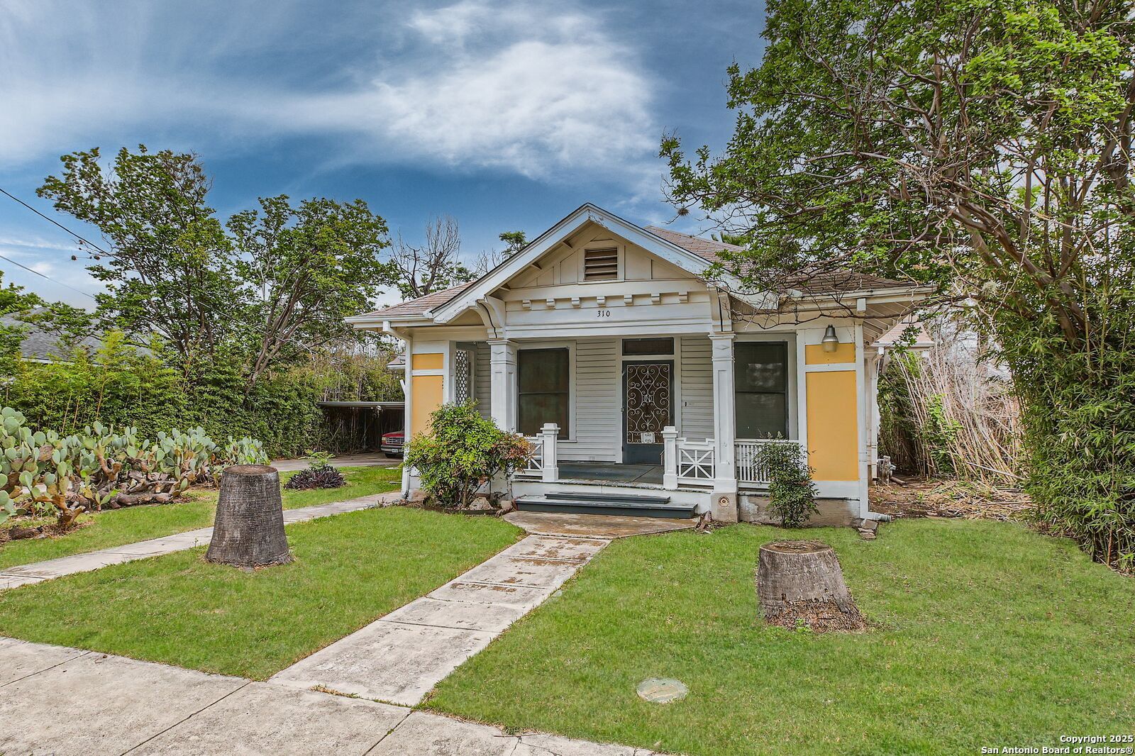 310 E Locust Street
