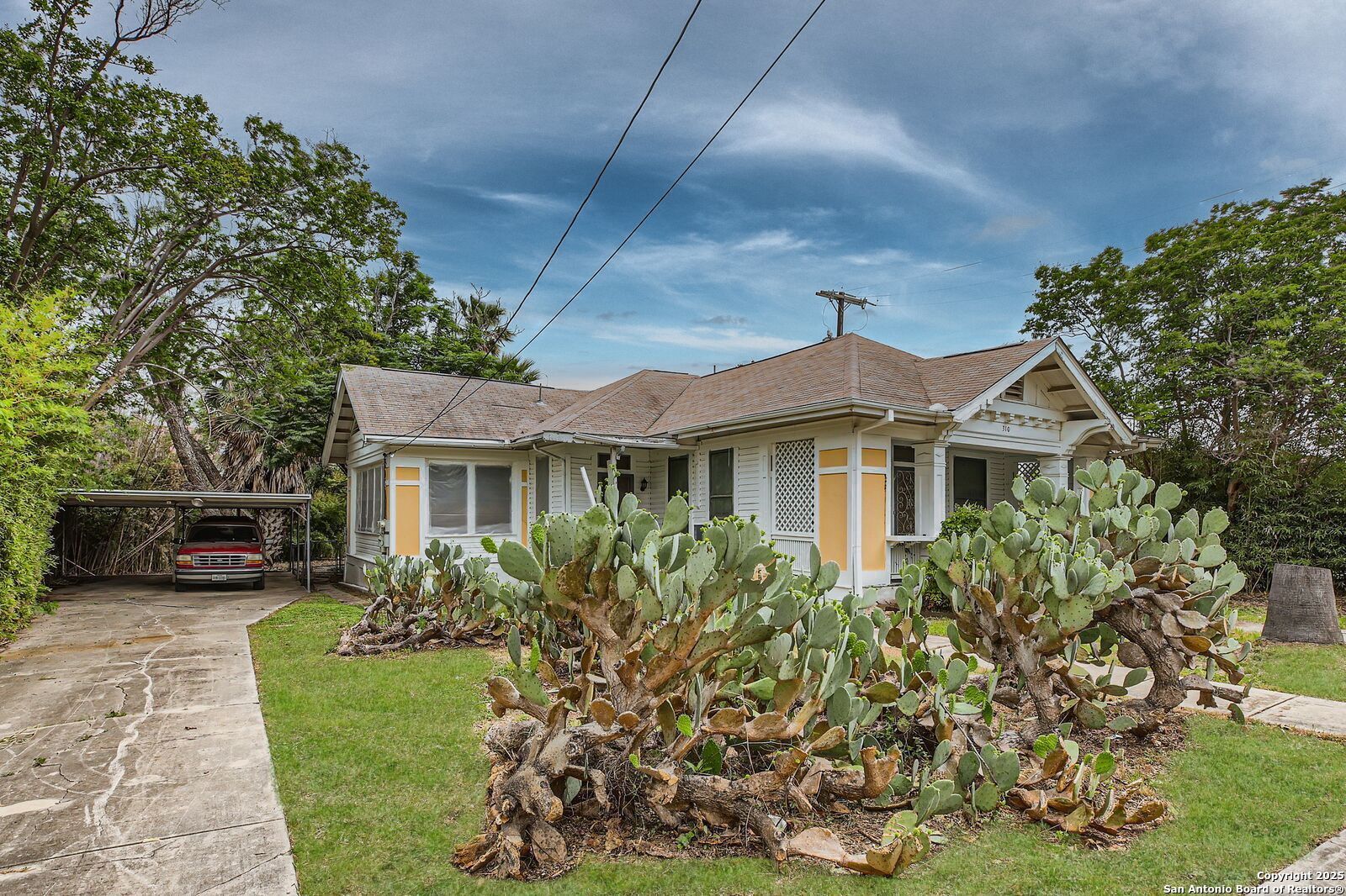 310 E Locust Street