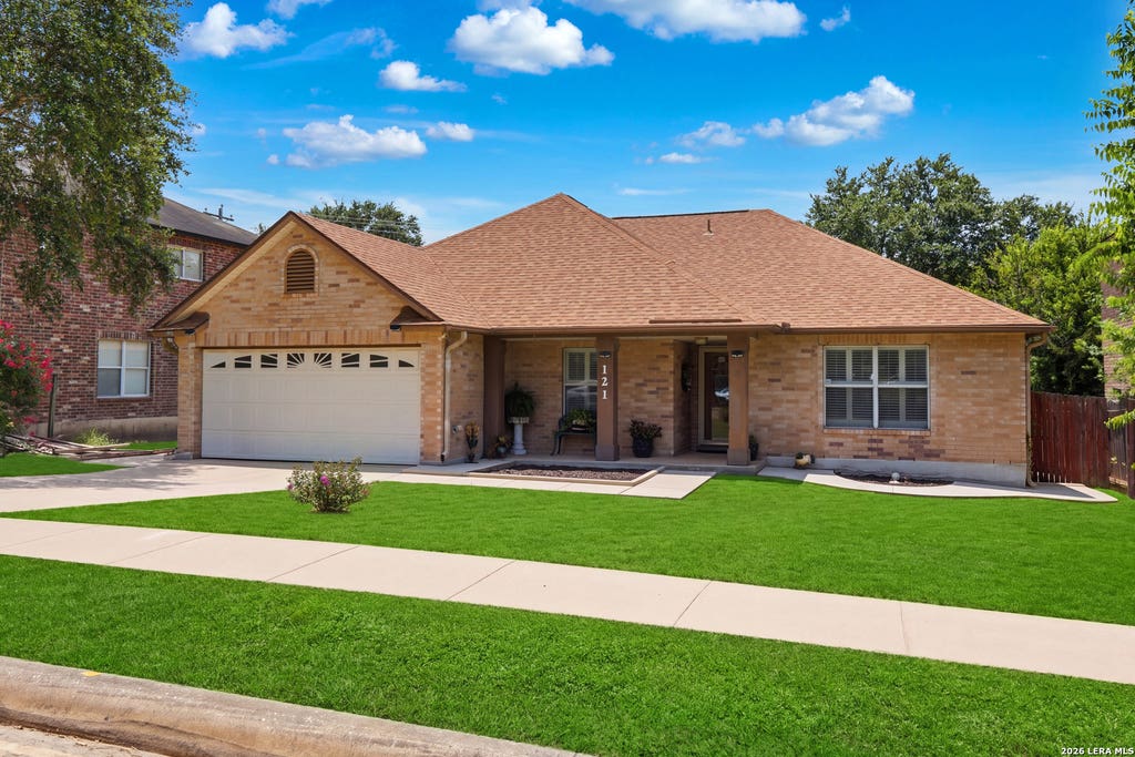 Photo of 121 Springtree Pkwy, Cibolo, TX 78108 (MLS # 2004661)