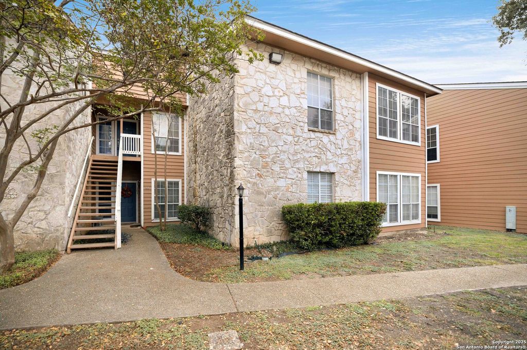Photo of 14745 Babcock Rd 103 #103, San Antonio, TX 78249 (MLS # 1926909)