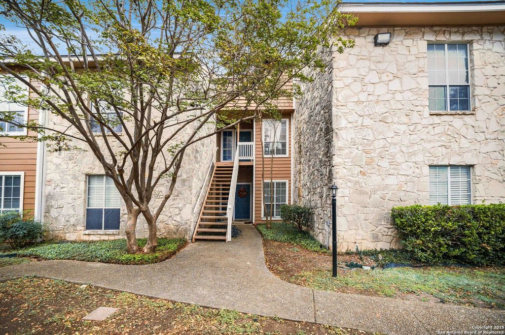 Photo of 14745 Babcock Rd 103 #103, San Antonio, TX 78249 (MLS # 1926909)