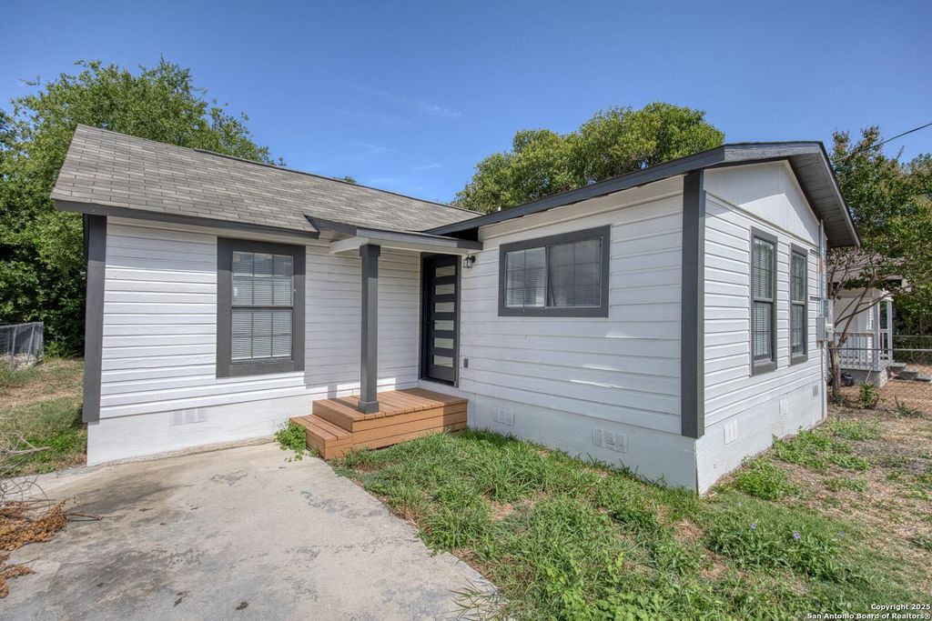 Photo of 447 Alice Fay, San Antonio, TX 78237 (MLS # 1929815)