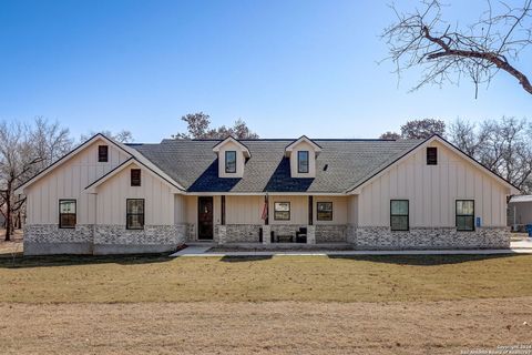 A home in La Vernia