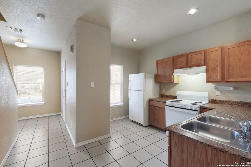 Photo of 4616 Swann, San Antonio, TX 78219 (MLS # 1926111)