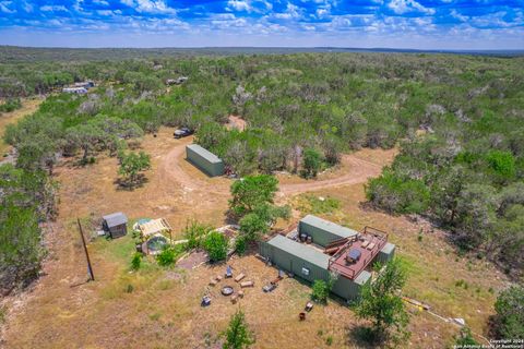 A home in Hondo