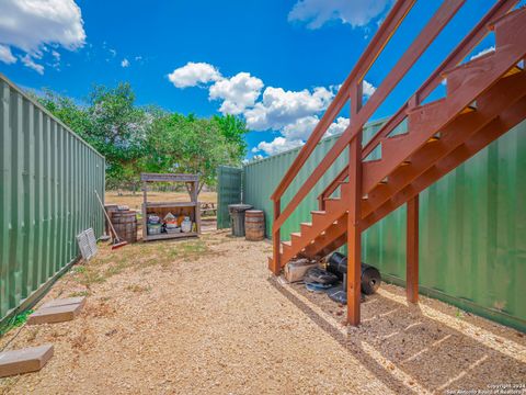 A home in Hondo