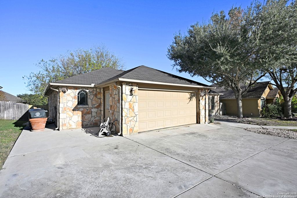 Photo of 2223 SUN CHASE BLVD, New Braunfels, TX 78130 (MLS # 1927658)