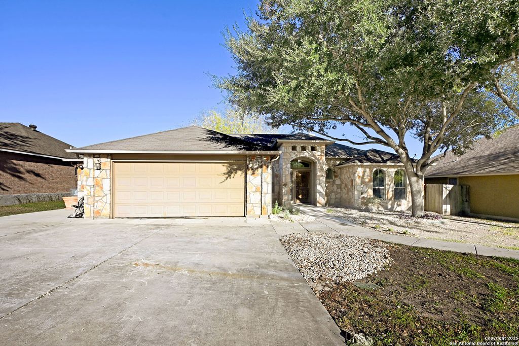 Photo of 2223 SUN CHASE BLVD, New Braunfels, TX 78130 (MLS # 1927658)