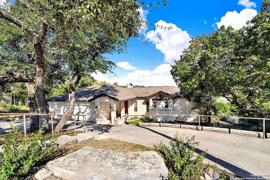 Photo of 2406 Connie, Canyon Lake, TX 78133 (MLS # 1915153)