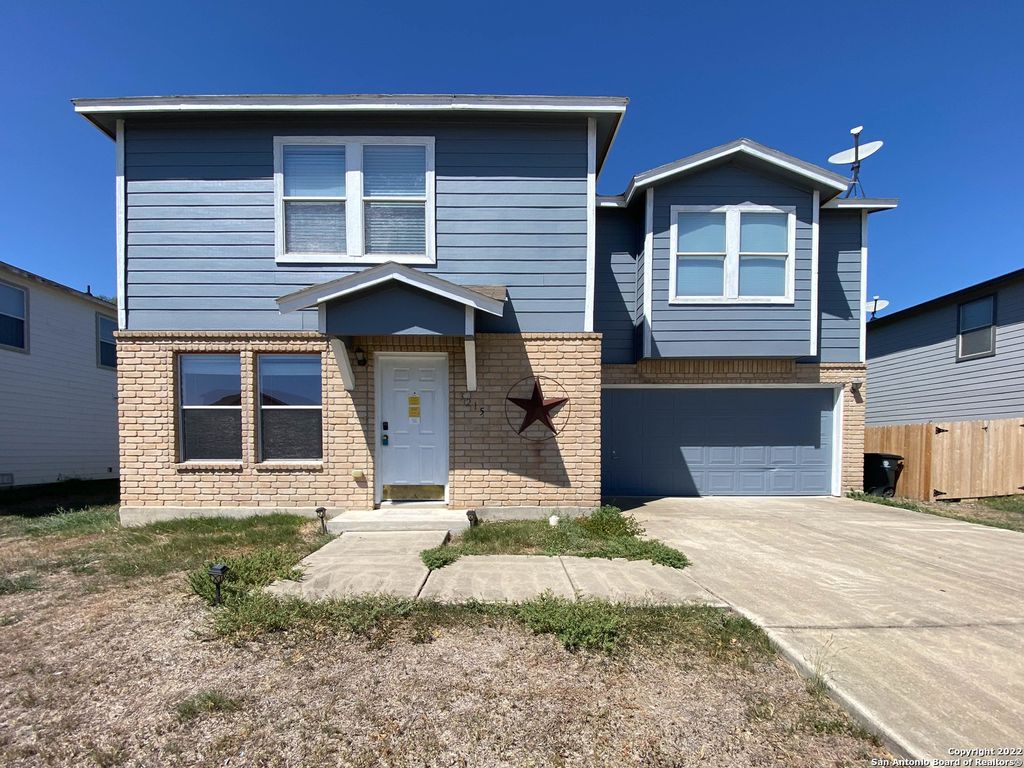 Photo of 3215 Northwest Blvd, New Braunfels, TX 78130 (MLS # 1944351)