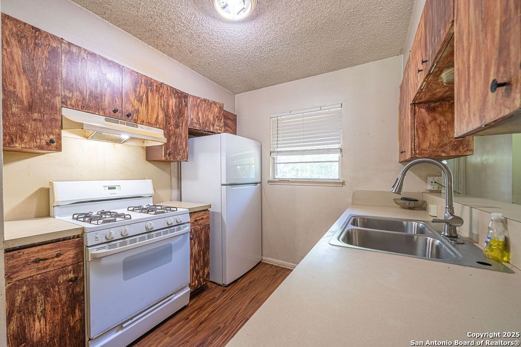 Photo of 1707 Corita, San Antonio, TX 78209 (MLS # 1877129)