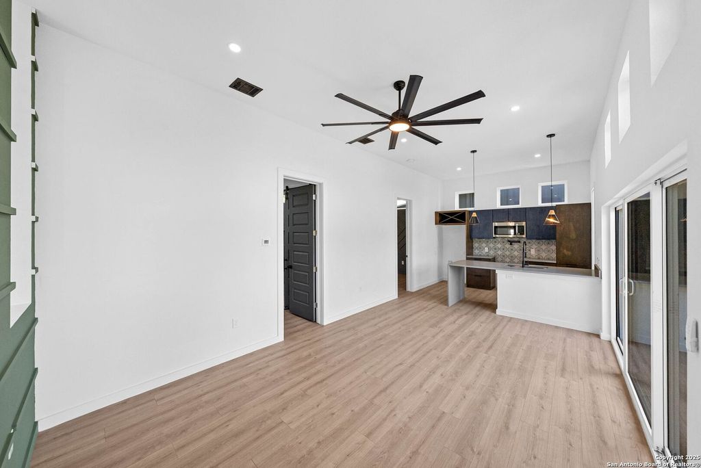 Photo of 108 Vine St #102, San Antonio, TX 78210 (MLS # 1912200)