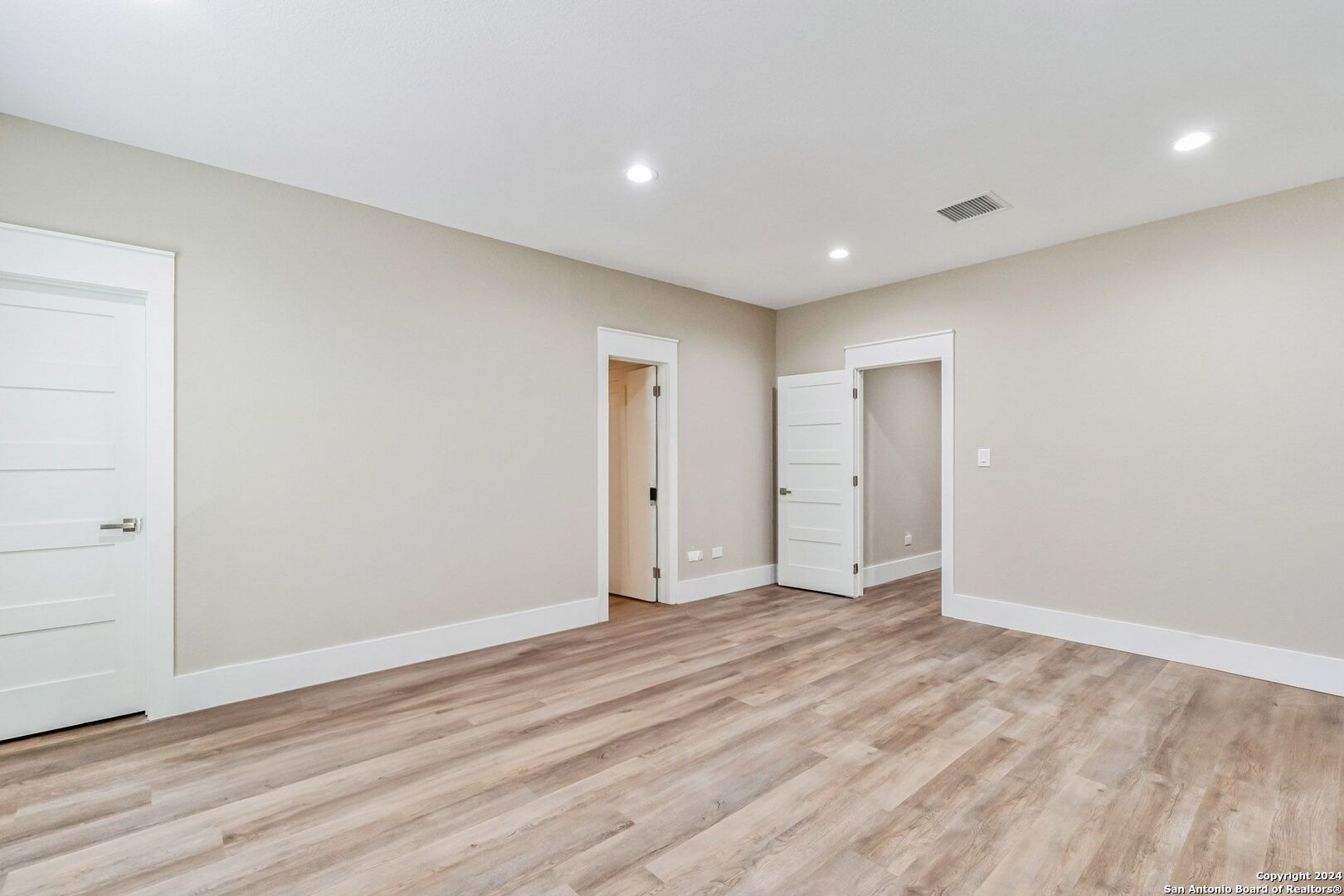 Photo 31 of 37 of 102 FRONTENAC LN townhome