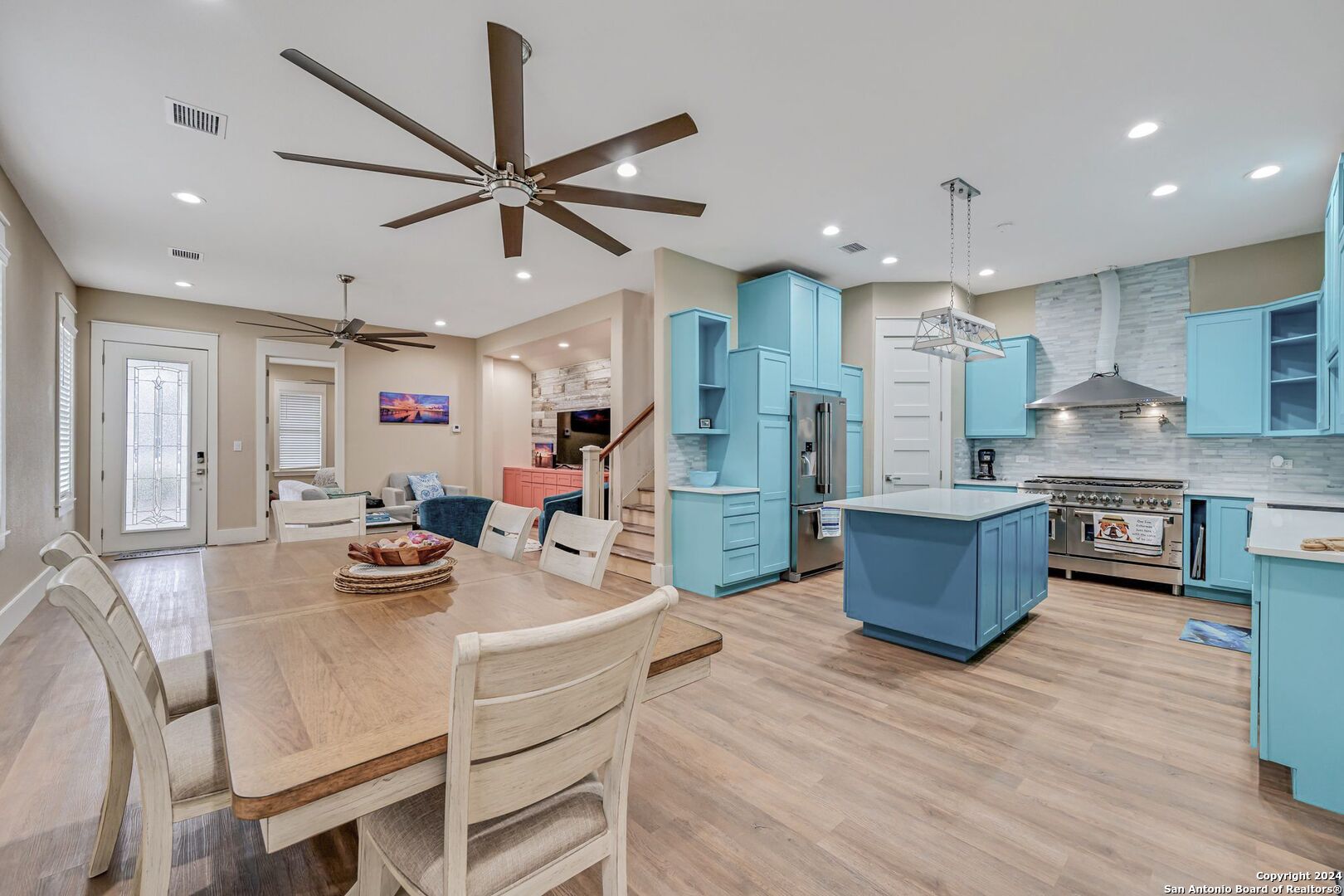 Photo 9 of 37 of 102 FRONTENAC LN townhome