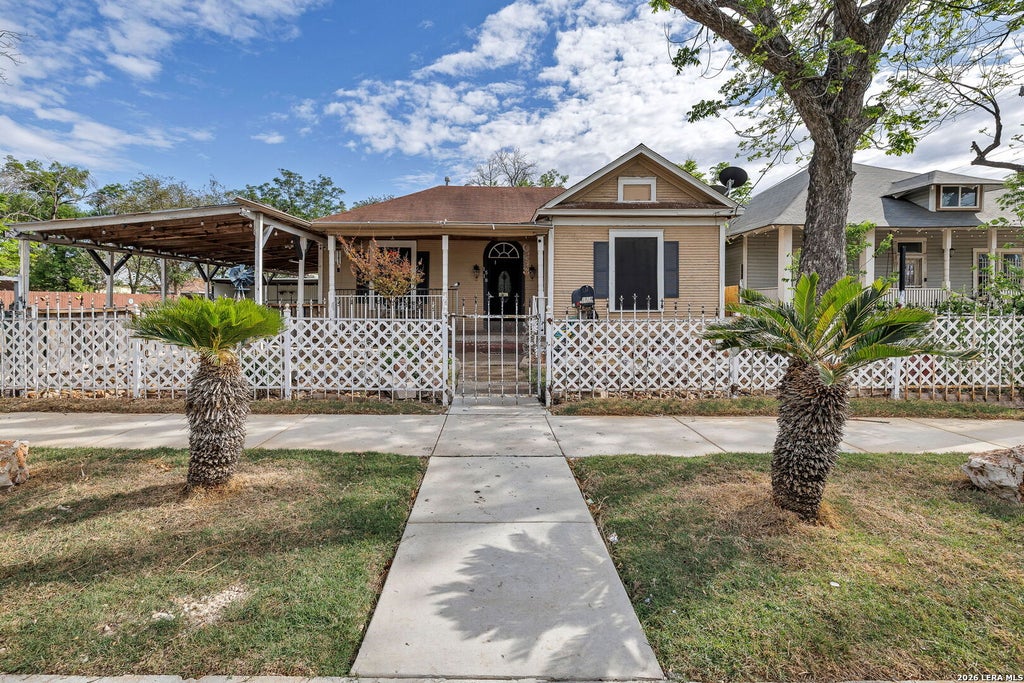 Photo of 1518 W Travis, San Antonio, TX 78207 (MLS # 1958297)