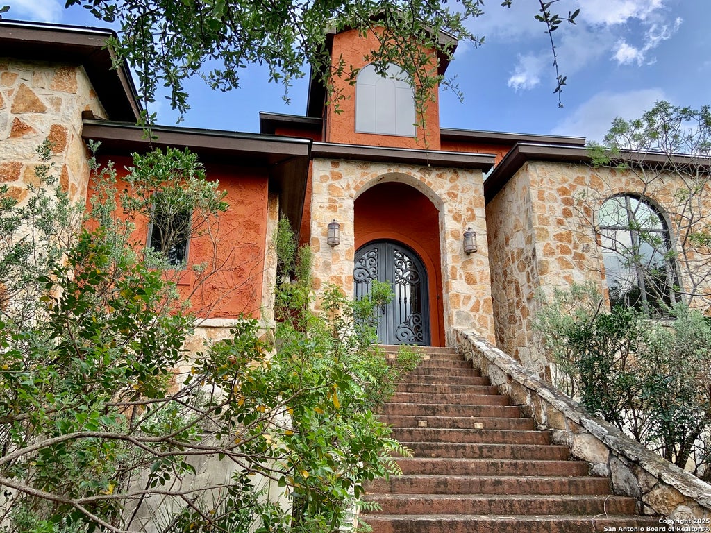 Photo of 19940 Scenic Loop Road, Helotes, TX 78023 (MLS # 1860926)