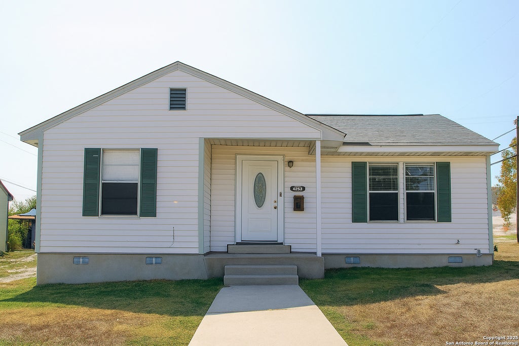 Photo of 1266 W ELSMERE PL, San Antonio, TX 78201 (MLS # 1992639)